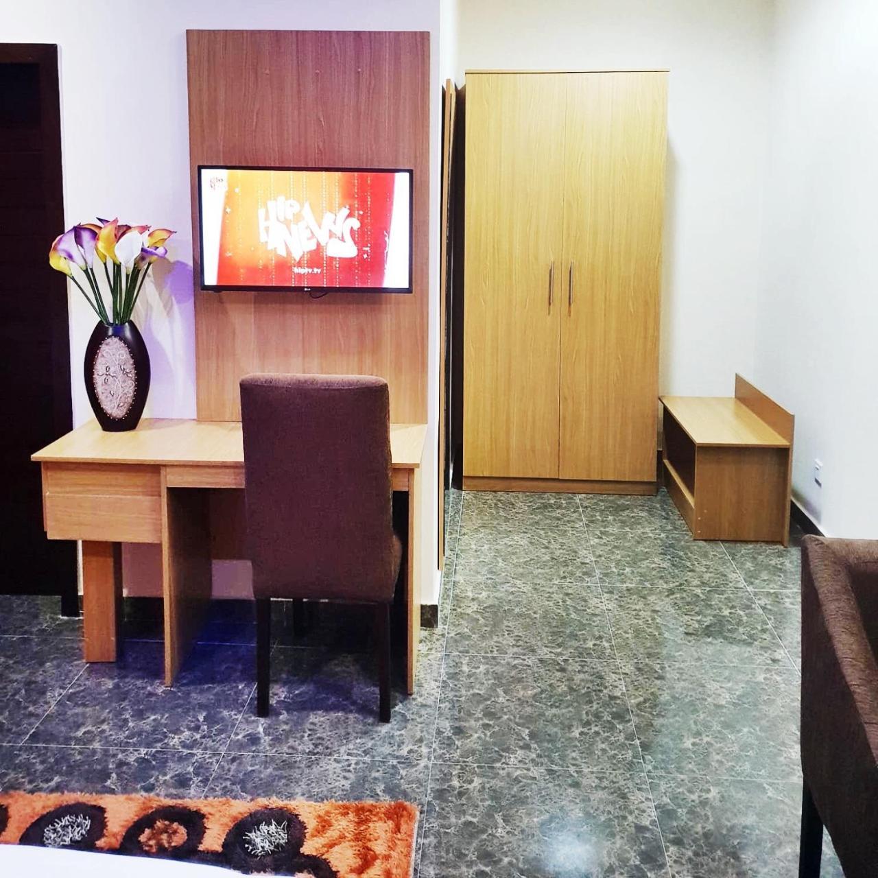 Fawzy Hotel 伊巴丹 外观 照片